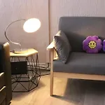 Home Away From Home - 2 Bed Free Parking & Wifi