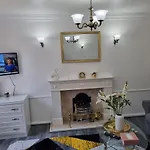 Glamorous Room With Wifi And Netflix