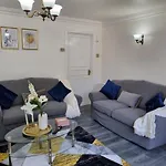 Modern & Elegant Home W/ Netflix And Parking