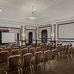 The Queens Hotel