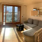 2 Bed Apartment In Granary Wharf Leeds