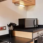 Primedoorstep Deluxe City Apt, River Canal View& Free Parking!