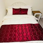 Double Bedroom In West Yorkshire, Leeds