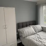 Cheerful 3 Bedroom Townhouse