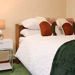 Beautiful Accommodation With Free Parking And Wifi