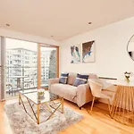 Deluxe City Apt, Riverside Canal View&Free Parking