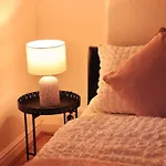 Cozy Family Stay With Free Parking And Wifi