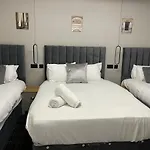 Luis Apartments In Leeds