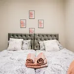 Bv Lux 1 Bedroom At Leeds Cliff Oak Mansion House