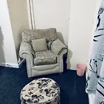 Centrally Located Double Bedroom In Leeds
