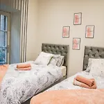 Bv Lux 1 Bedroom At Leeds Cliff Oak Mansion House