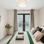 Beautiful Boutique Gem In Leeds - Sleeps 2