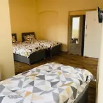8 Fish Street, Budget City Centre Accomodation