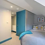Elland Road Guesthouse