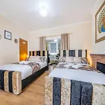 *1Va* Ground Floor Apartment Setup For Your Most Amazing & Relaxed Stay + Free Parking + Free Fast Wifi *