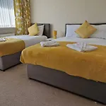 4 Beds With Links To Motorways