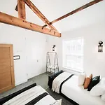 Kandaka-Peaceful House