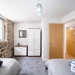 Bv Charming Studio With Free Private Parking, 10 Minutes From Town Centre