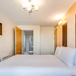Roomzzz Aparthotel Leeds Headingley