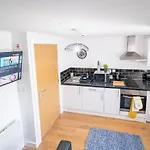 Bv Kirkstall Central 1 Bedroom Apt Free Private Parking