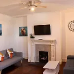 Elegant Guest House Free Wifi & Parking