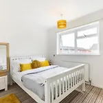 Mordenised 2 Bedroom House Close To City Centre