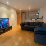 2 Bedroom Apartment In Leeds City Centre