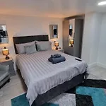 Comfy Studio Apartment With Wi-Fi And Smart Tv