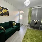 The Victoria - Close To Centre - Sleeps 8
