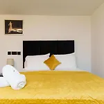 The Oasis Apartment