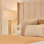 Modern Leeds Dock Apt &Free Secure Parking!