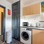 *2S6G* For Your Most Relaxed & Cosy Stay + Free Parking + Free Fast Wifi *