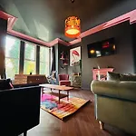 Park Mount Residences - Boutique 1 Bedroom Apartment In Leeds With Free Parking