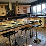 Super 7Bed House - Hot Tub - Large Gathering Meets