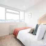 Close To Leeds Centre, 3 Bedrooms With Free Parking, Great For Contractors & Long Term Bookings - Nordstay