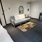 Beautiful En-Suite Studio In Leeds -Lower Floor
