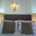 Impressive Apartment At Leeds City Centre