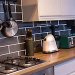 A Cosy, Elegant 3 Bed Suite