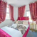 *Ra9Gh* For Your Most Relaxed & Cosy Stay + Free Parking + Free Fast Wifi *