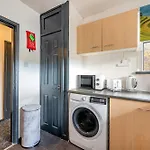 *Ra26S* For Your Most Relaxed & Cosy Stay + Free Parking + Free Fast Wifi *