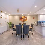 *Rb75L* For Your Most Relaxed & Cosy Stay + Free Parking + Free Fast Wifi *