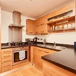 Deluxe City Apt, River Canal View& Free Parking!