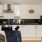 Cute Duplex Apartment In Leeds