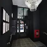 Sleek New York Style Apartment In Central Leeds