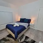 Relaxed Double Bed With Private Bathroom, Parking, Wifi And Garden.