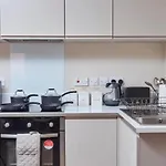 Beautiful 1 Bedroom Flat In Leeds - Sleeps 4