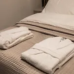 Kirkgate Suites - Stylish City Centre Apartment
