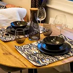 Kirkgate Suites - Stylish City Centre Apartment