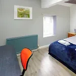 Headingley 2 Bedroom Cottage Flat Near Universities Shops& Park