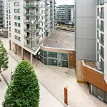 Cozy Apt Near Central Leeds